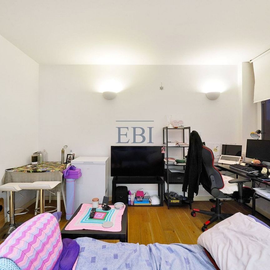 Cairncross House, Kidbrooke Village, SE3 9FY - Photo 1