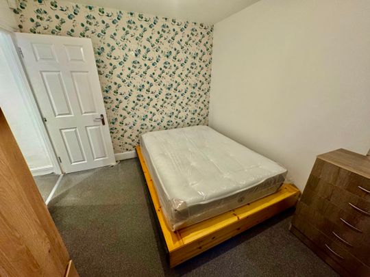 Room 4, Bellefields Road, Brixton, London SW9 - Photo 1