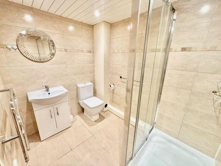 2 bedroom Flat To Let - Photo 5