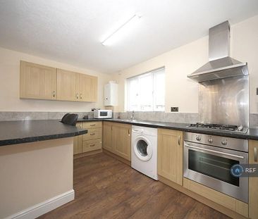 2 bedroom flat to rent - Photo 6