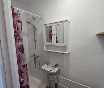 Studio Flat, Belmont Road, N15 - Photo 1