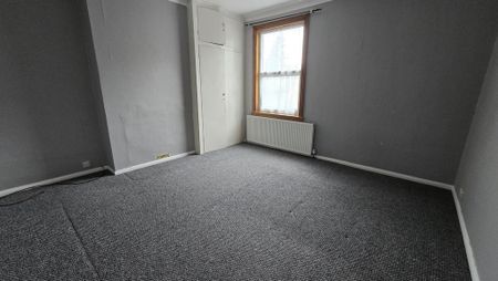 6 bedroom terraced house to rent - Photo 5