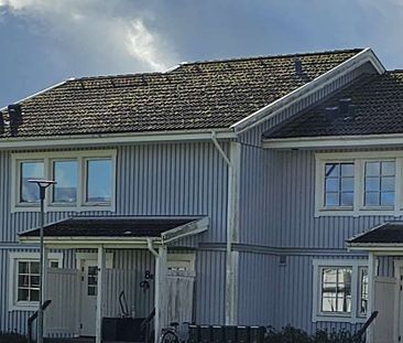 I hyran ingår varmhyra, vilket omfattar uppvärmning och varmvatten.... - Photo 1