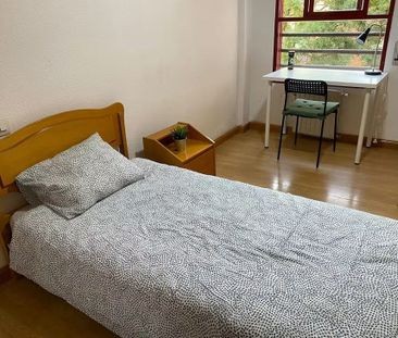 Calle del Cabo Machichaco, Madrid, Community of Madrid 28053 - Photo 1