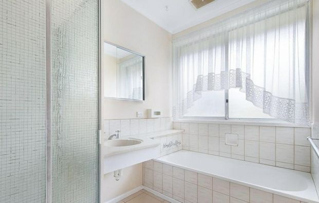 10 Tinks Road, Narre Warren VIC - Photo 1