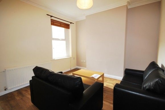 4 Bed - Meldon Terrace, Heaton - Photo 1