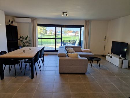 Prachtig appartement met 1 slaapkamer en groot terras. - Photo 2