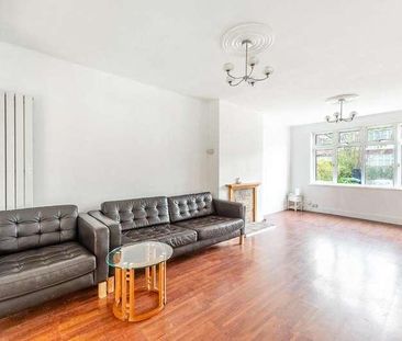 St Michaels Crescent, Pinner, HA5 - Photo 3