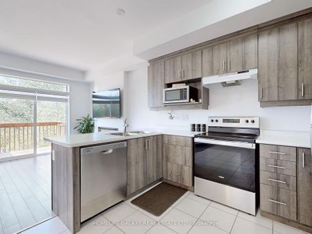 For Lease - 733 Heathrow Path, Oshawa, Ontario - Photo 4