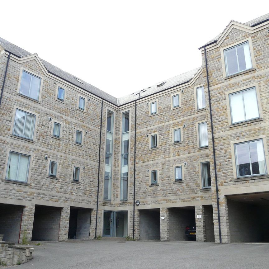 North Park, King Cross Street, Halifax, West Yorkshire, HX1 - Photo 1