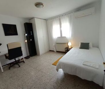 Calle del Poeta Blas de Otero, Madrid, Community of Madrid 28017 - Photo 2