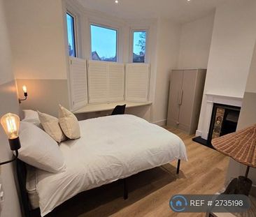 1 bedroom in a house share to rent - Photo 3