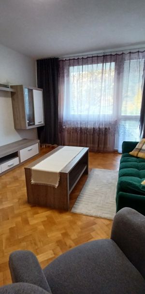 PRENAJÓM 2-izbový zariadený tehlový byt s loggiou po rekonštrukcii na Sídlisku II - Photo 1