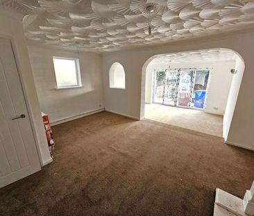 3 bedroom semi-detached house to rent - Photo 2