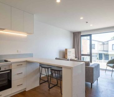 Modern 3-Bedroom Townhouse - Photo 3