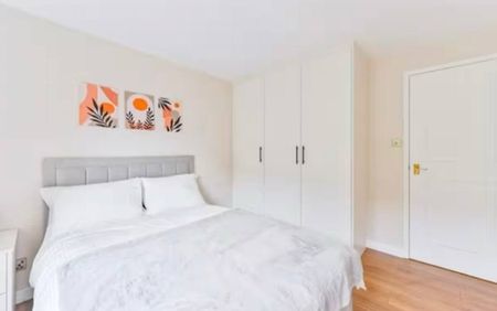 2 Bed Flat, Belgrave Court, SW8 - Photo 4