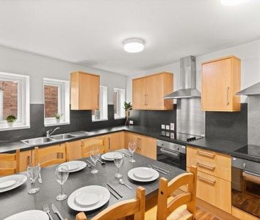 1 bedroom in a house share to rent - Photo 4