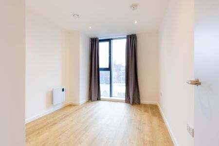 3 bedroom flat to rent - Photo 3