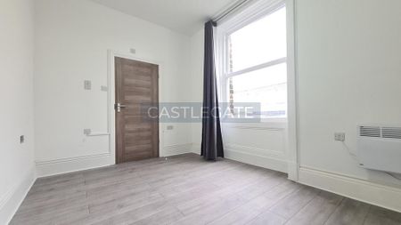 1 bedroom ground floor flat to rent - Photo 4