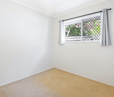 MODERN THREE-BEDROOM VILLA IN SECURE COMPLEX - Photo 5