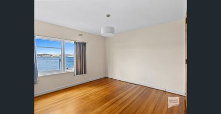 Spacious 4 Bedroom Home in Coveted Sandy Bay Location - Photo 5