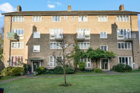 2 bedroom flat in Abercorn Place - Photo 2