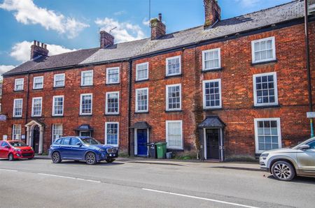 3 Bed House - Terraced - Photo 2