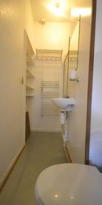 1 bedroom Flat To Let - Photo 3