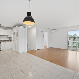 GRAND 6½ À LOUER - Photo 2