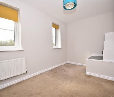 2 bedroom semi-detached house to rent - Photo 3