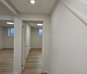 For Lease - 217 Thoms Crescent, Newmarket, Ontario - Photo 6