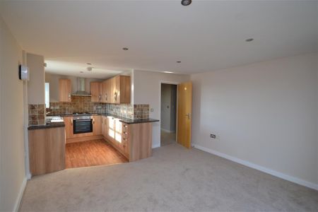 2 bedroom flat - Photo 4