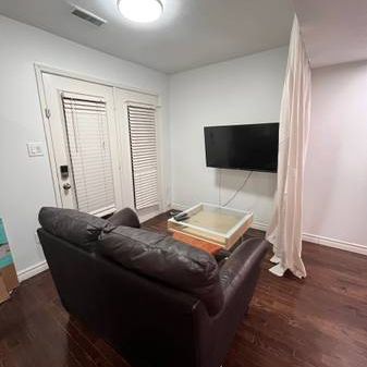 Cute First Floor Bachelor Unit (Not Basement) For Rent - Photo 3