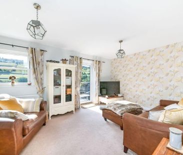 2 bedroom end of terrace house to rent - Photo 2