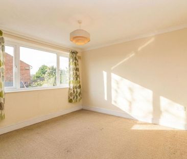 2 bedroom maisonette to rent - Photo 2