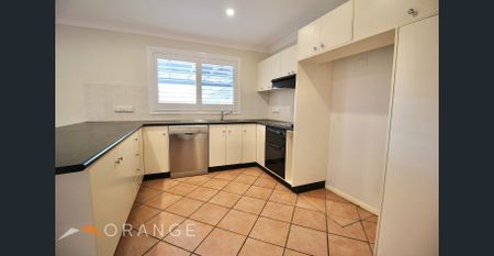 CONVENIENT FAMILY LIVING - Photo 3