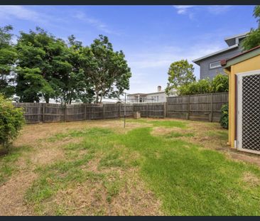 Charming Cottage Living in the Heart of Town - Photo 4