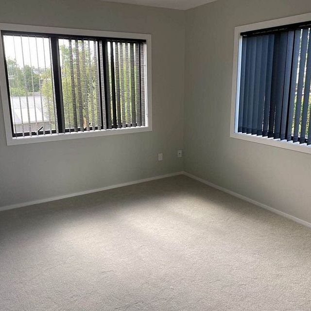 Beautiful Brand new large 6 bedroom/3bath home - Photo 1