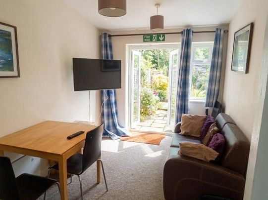 Room in a Shared House, Claremont Road, E17 - Photo 1