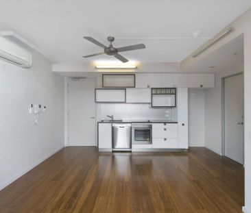 Modern Apartment in Prime CBD location - Photo 1