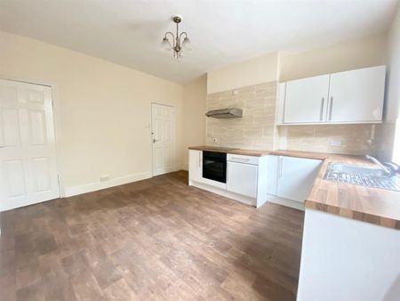 3 bedroom House To Let - Photo 5