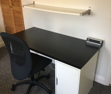 5 Bed Semi-Detached House, Broadlands Road, SO17 - Photo 4