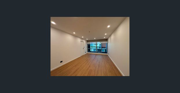 Contemporary Renovated modern Two Bedroom + Study Apartment - Photo 1