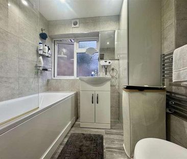 Sandringham Road, Watford, WD24 - Photo 3