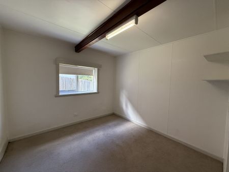Feel at Home, Living Here! - Photo 4