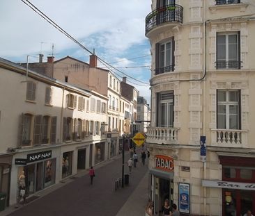 Appartement T2 à louer à ROANNE Centre Ville - Photo 1