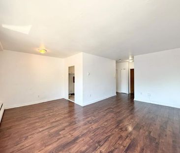 1 CH - 1 SDB - Westmount - $1,350 /mo - Photo 3