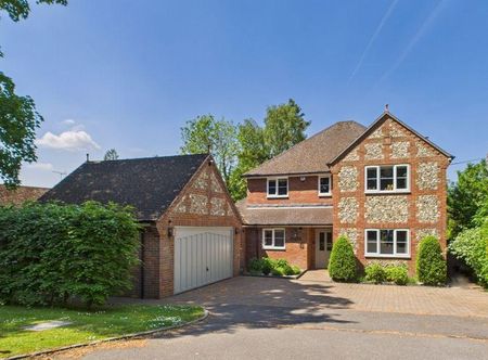 4 bedroom detached house to rent - Photo 4