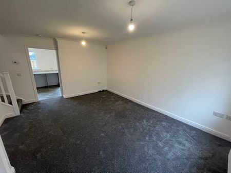 Modern Brick Built 3 Bedroom Semi Detached Close to Motorways, Trains and Bus Links - Photo 2
