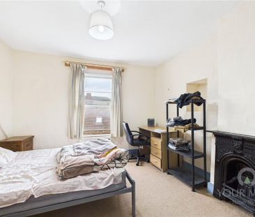 3 bedroom flat to rent - Photo 2